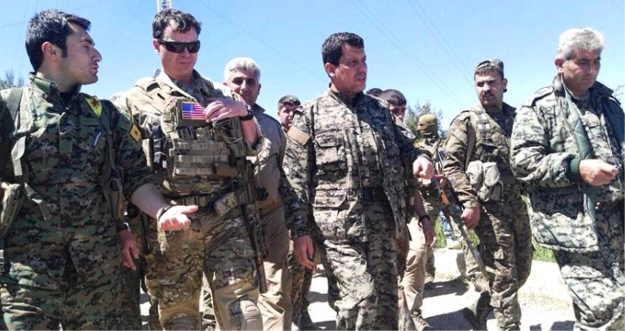 ABD\'li Komutanlar TSK\'nın Vurduğu YPG Mevzilerinde İnceleme Yaptı