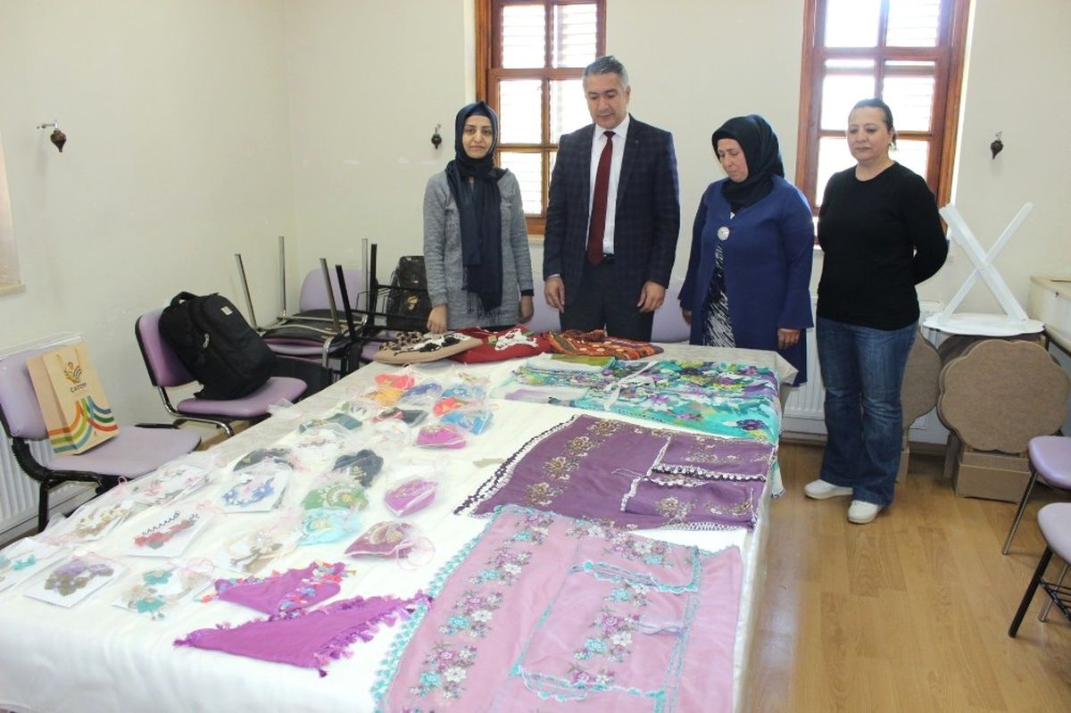 Adıyaman Çatom \'Doğudan Batıya Uzanan Kadın Eli\' Sergisine Katılacak