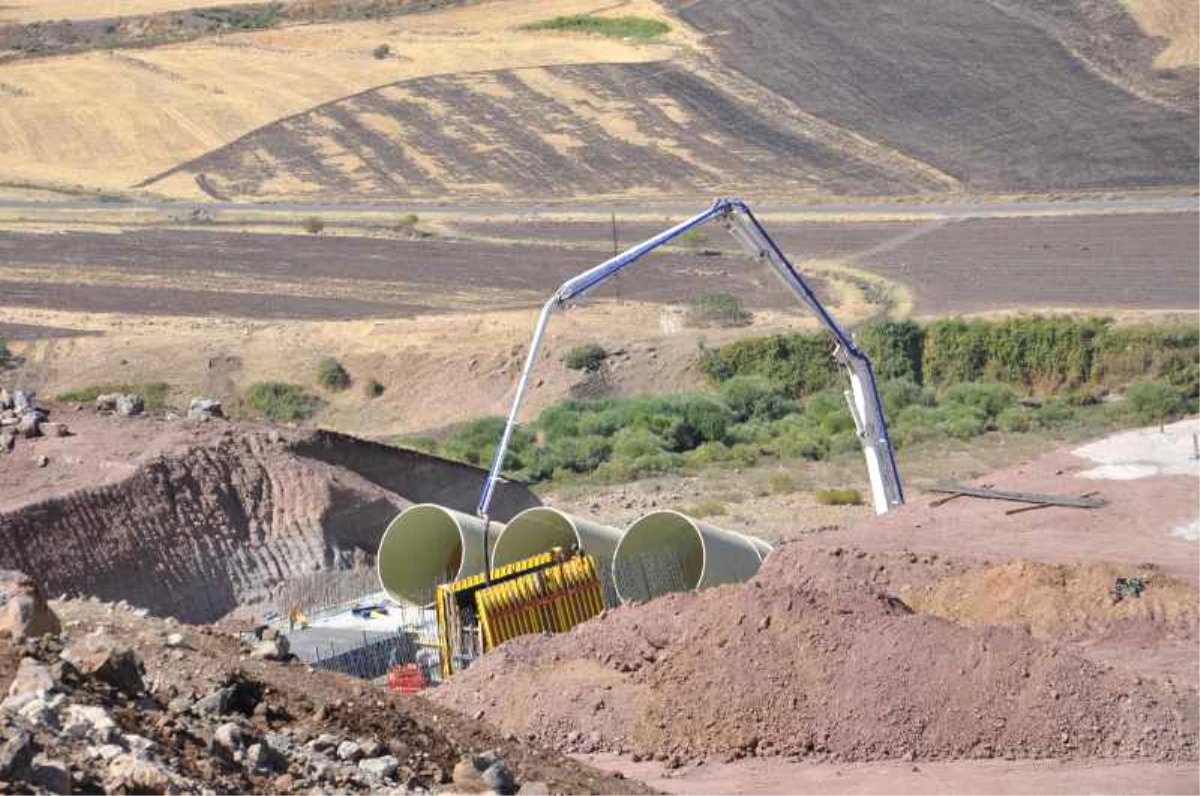 Akşar Mehmet Aslan Barajı\'nın Yüzde 75\'i Tamamlandı