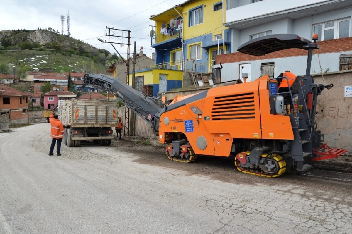 Asfalt Yenileme ve Kaldırım Yapım Çalışmaları Başladı