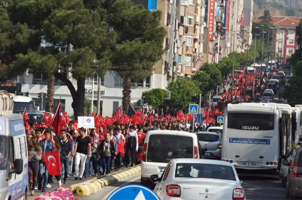 Aydın\'da Binler 57. Alay Şehitleri İçin Yürüdü