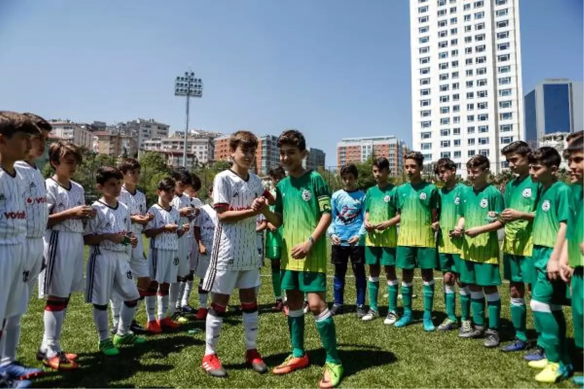 Beşiktaş, "Futbol ve Dostluk Günü" Kutlamalarına Ev Sahipliği Yaptı