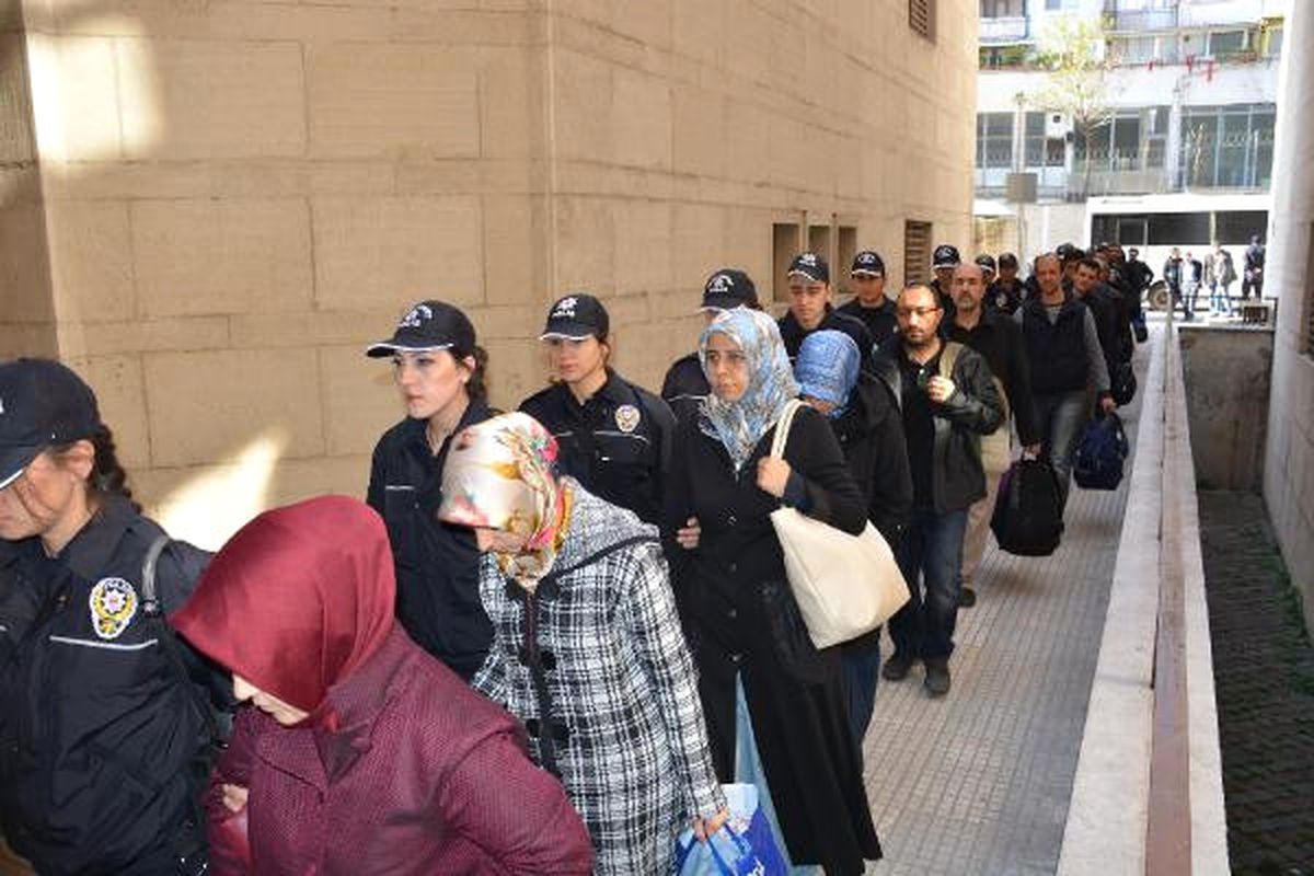 Bursa\'da 33 Fetö Şüphelisi Adliyede