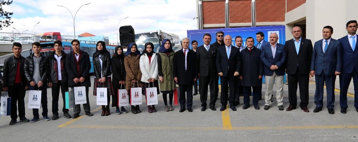 Büyükşehir\'den Lys Öncesi Öğrencilere Soru Bankası Desteği