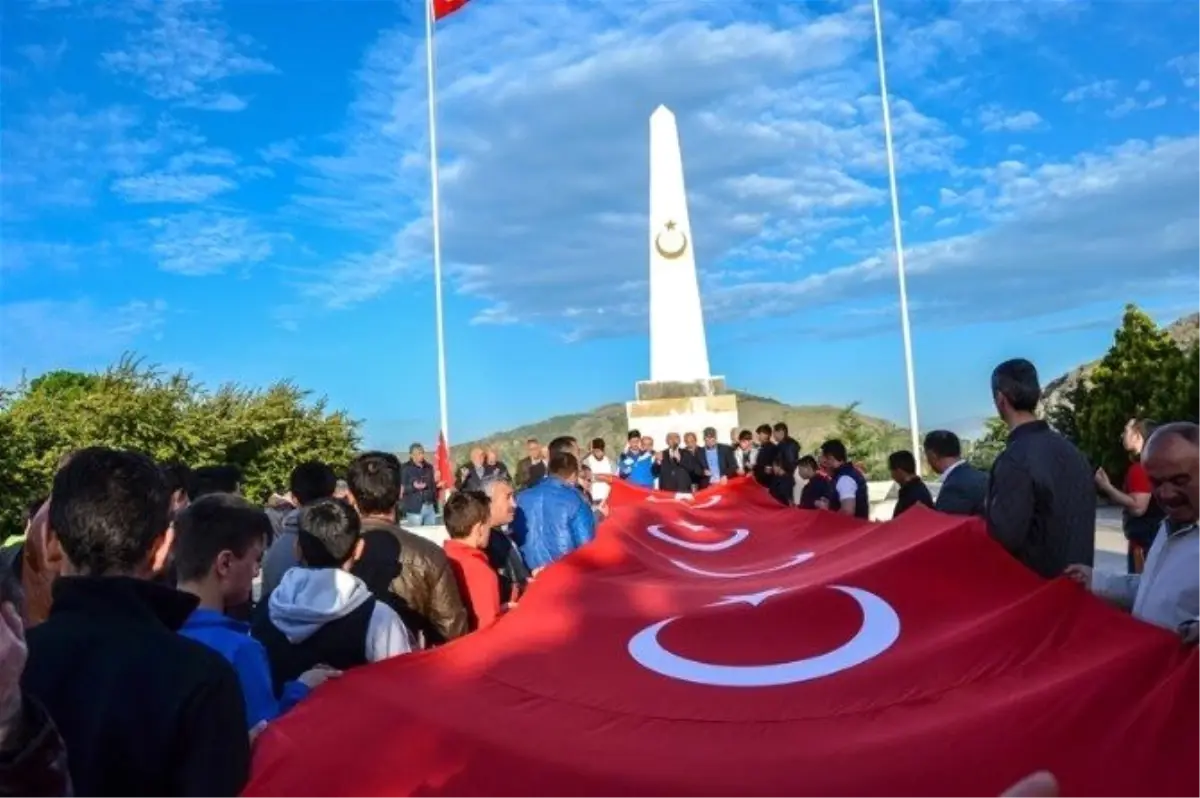 Çanakkale Kara Savaşları\'nın 102. Yılı