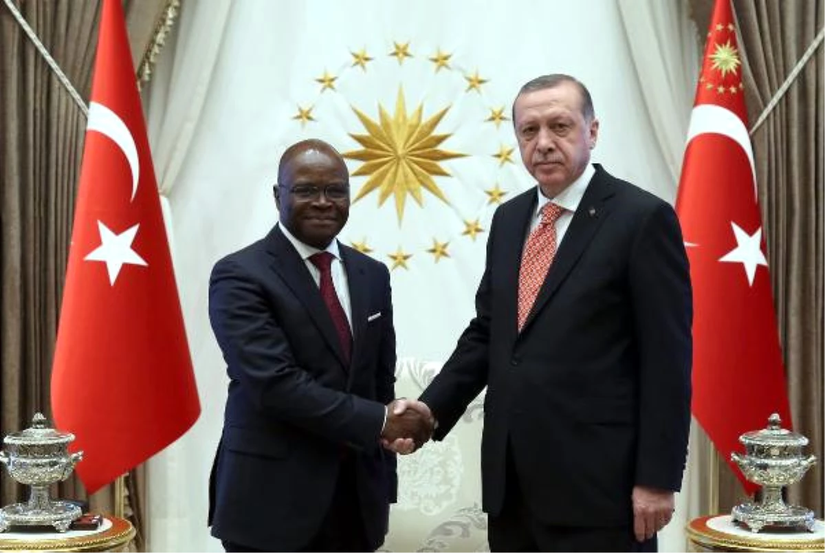 Cumhurbaşkanı Erdoğan, Benin Dışişleri Bakanı Agbenonci\'yi Kabul Etti