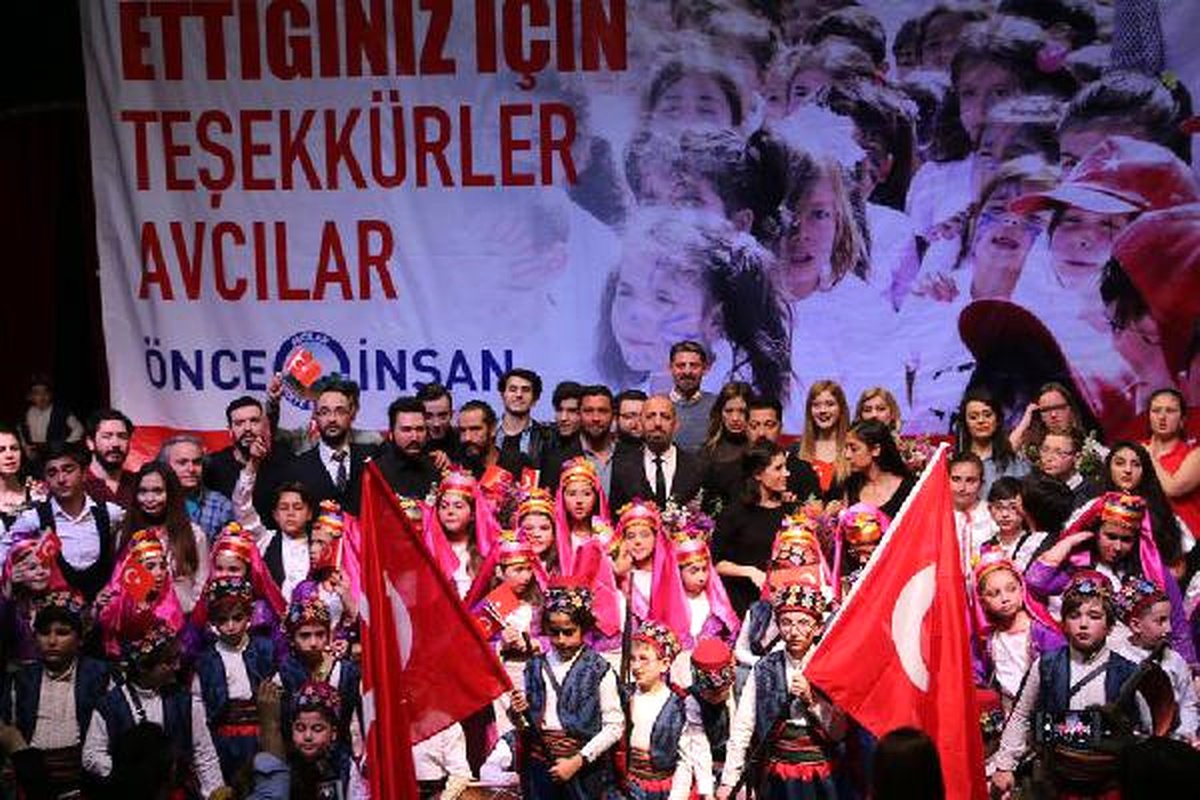 Cumhuriyet Çocukları\' Konser Verdi