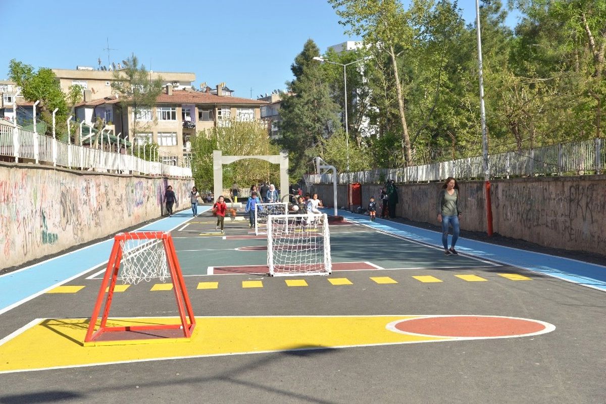 Diyarbakır\'da Çocuklar İçin Oyun Sokağı Oluşturuldu