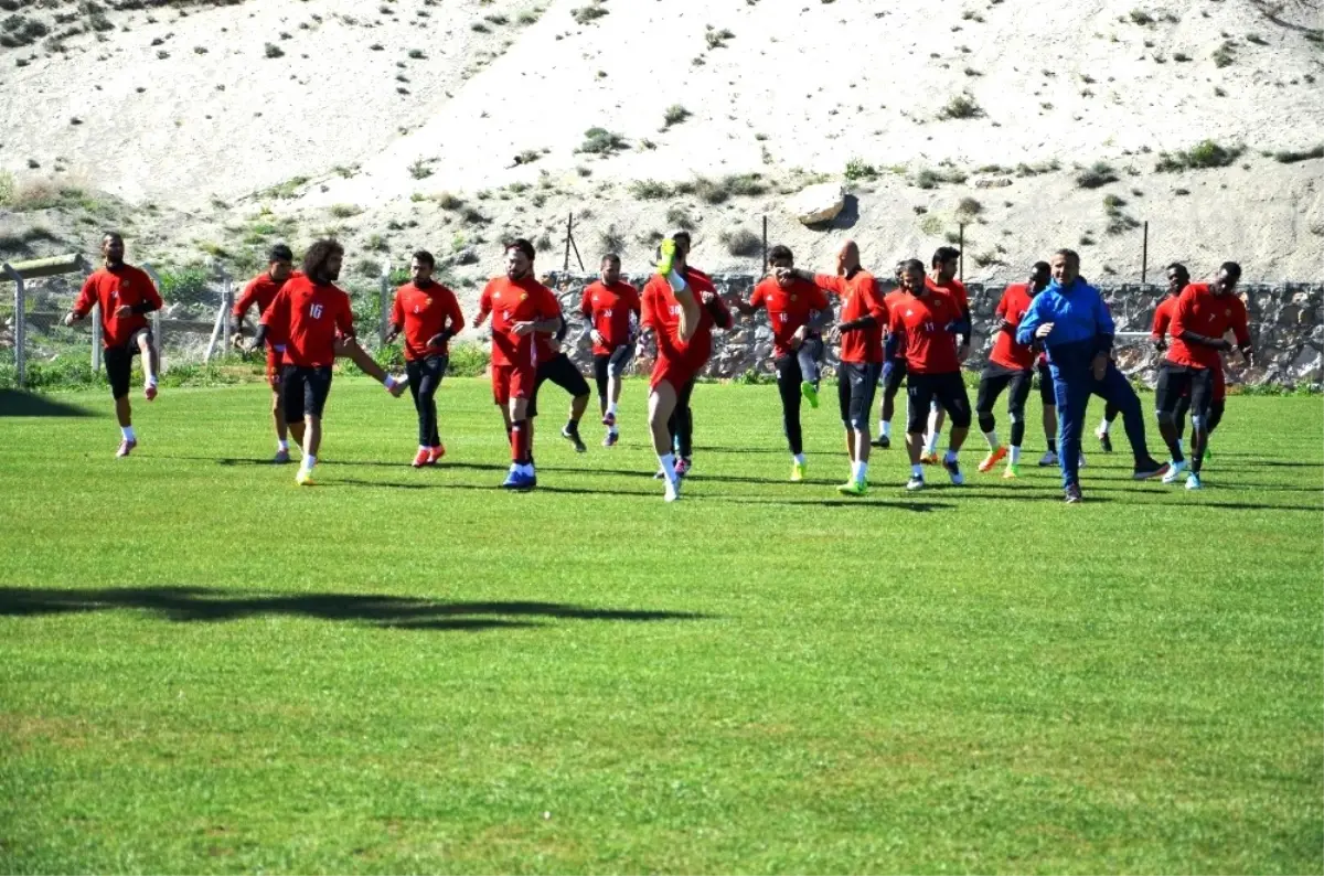 Evkur Yeni Malatyaspor, Göztepe Maçına Galibiyet Parolasıyla Hazırlanıyor