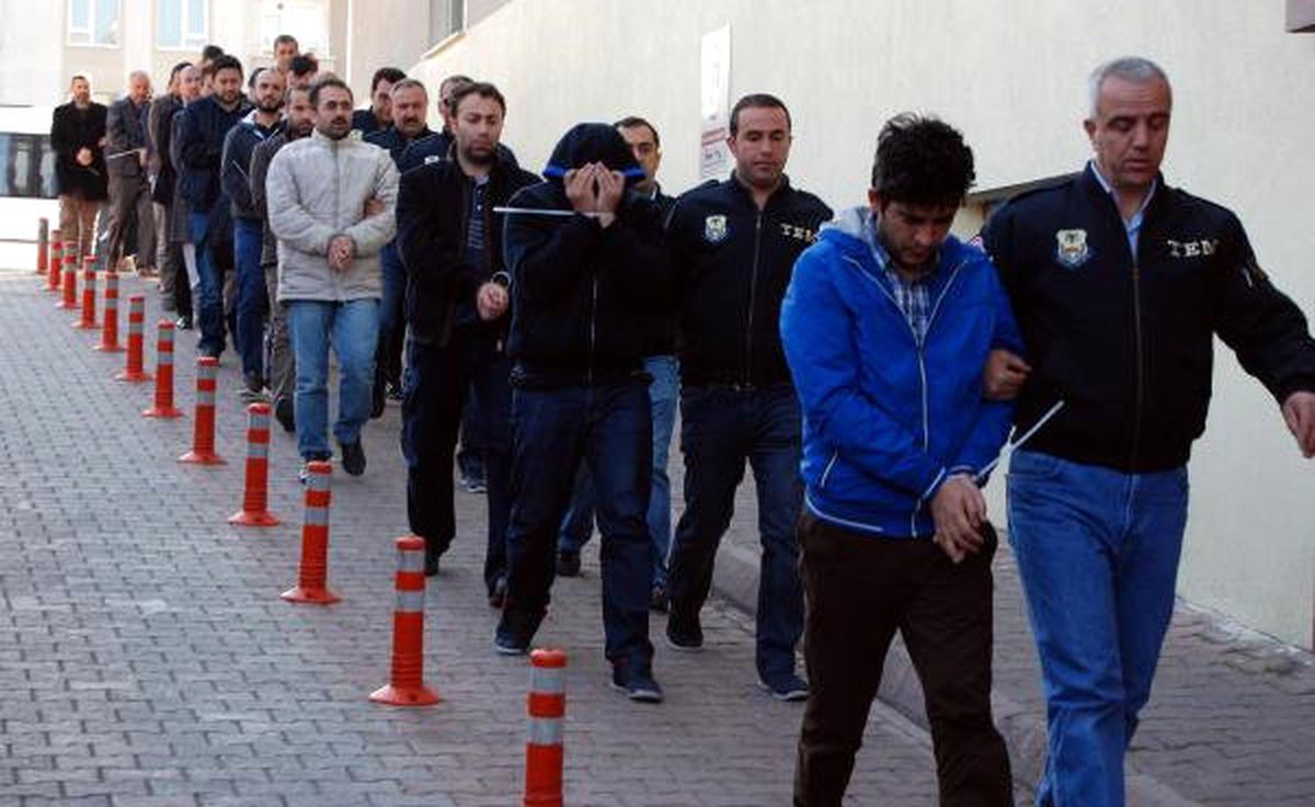 Fetö\'den Gözaltına Alınan 21 Öğretmen Adliyede