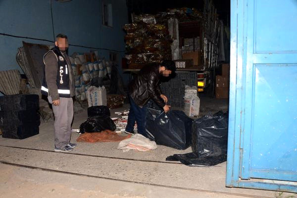 Hurda Deposunda 500 Bin Paket Kaçak Sigara Ele Geçirildi