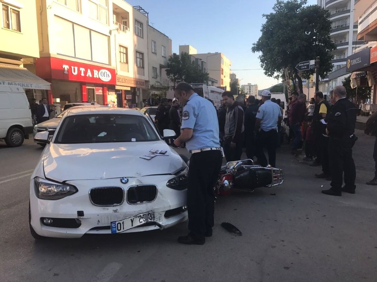 Kozan\'da Trafik Kazası: 2 Yaralı