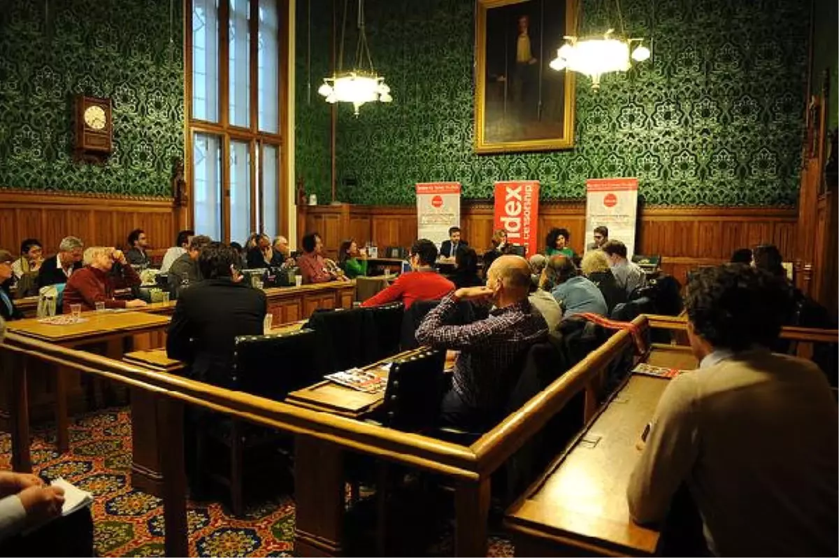 Referendum Sonuçları Britanya Parlamentosu\'nda Konuşuldu