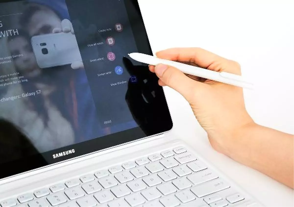 Samsung\'un Yeni Tabletlerini Tanıttı