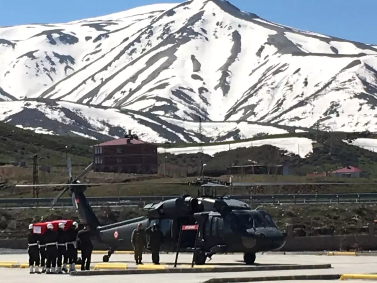 Tatvan\'da Hayatını Kaybeden Asker Memleketine Uğurlandı