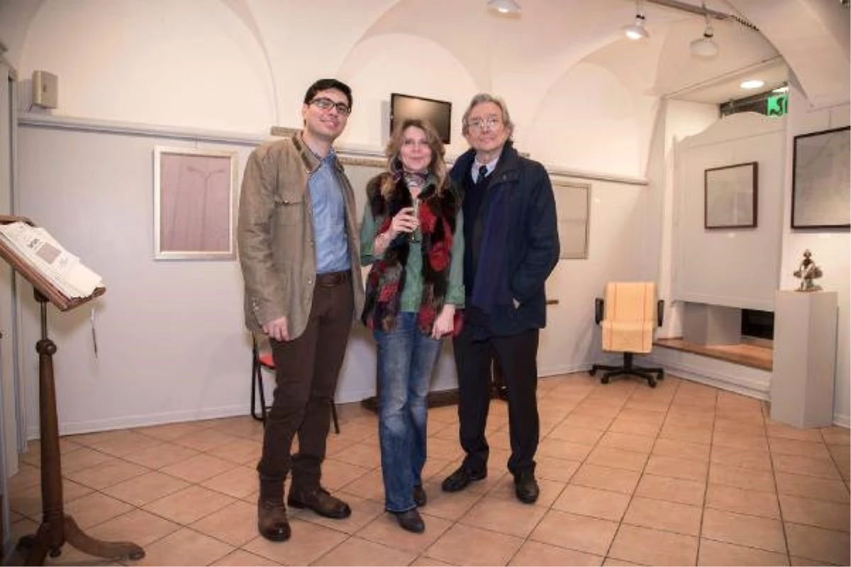 Türk Sanatçı Derken, İlk Kişisel Sergisini Floransa\'da Açtı