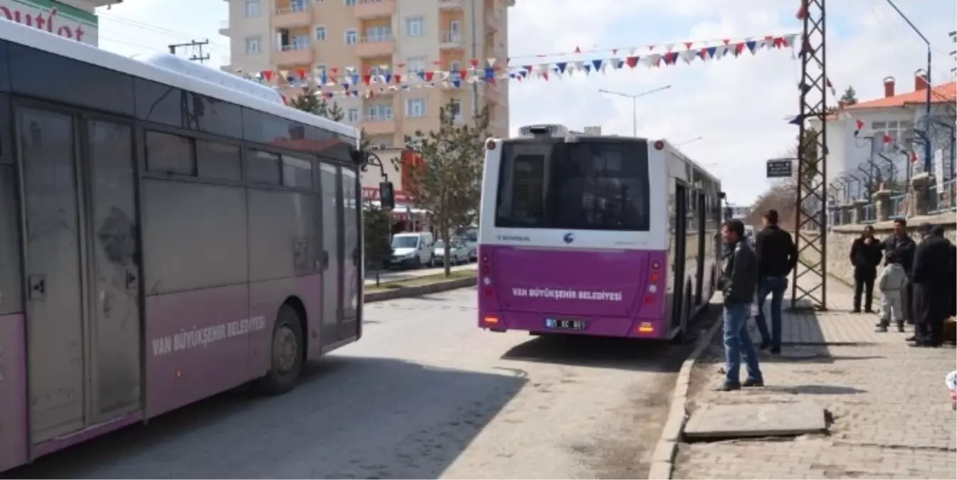 Van Büyükşehir Belediyesi Sınava Girecek Öğrencileri Ücretsiz Taşıyacak