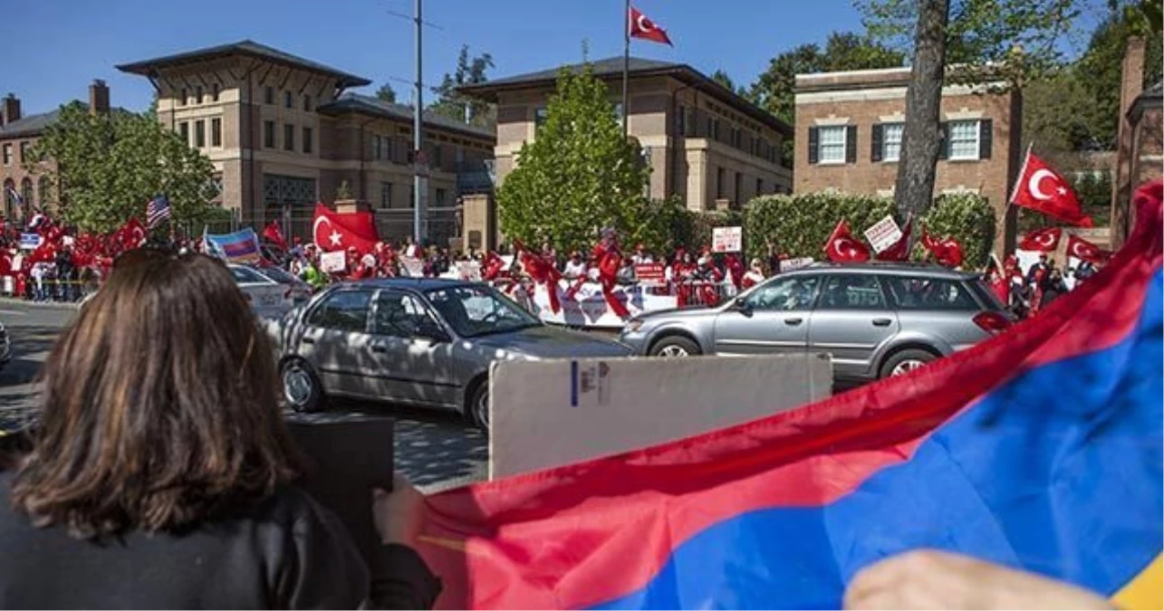 Washington\'da Türkler ve Ermeniler Karşılıklı Gösteri Yaptı