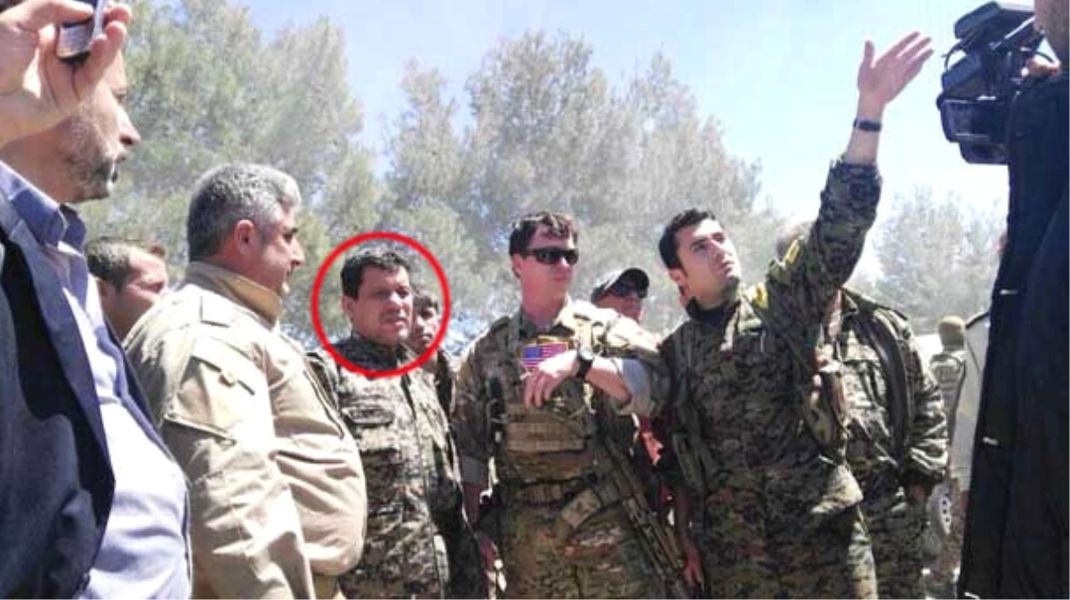 ABD\'li Komutanın Yanındaki İsim Aranan PKK\'lı Çıktı