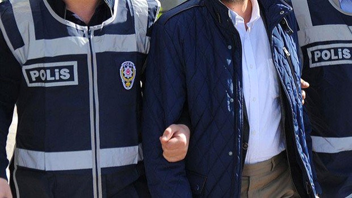 Antalya\'da Fetö Operasyonu: 17 Gözaltı