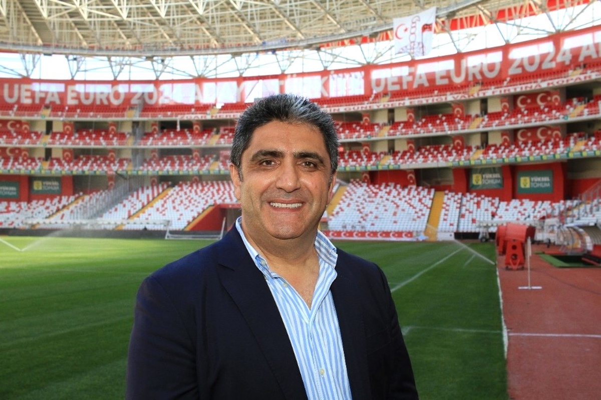 Antalyaspor\'dan Trabzonspor Maçı Hakemine Yüksek Puan Tepkisi