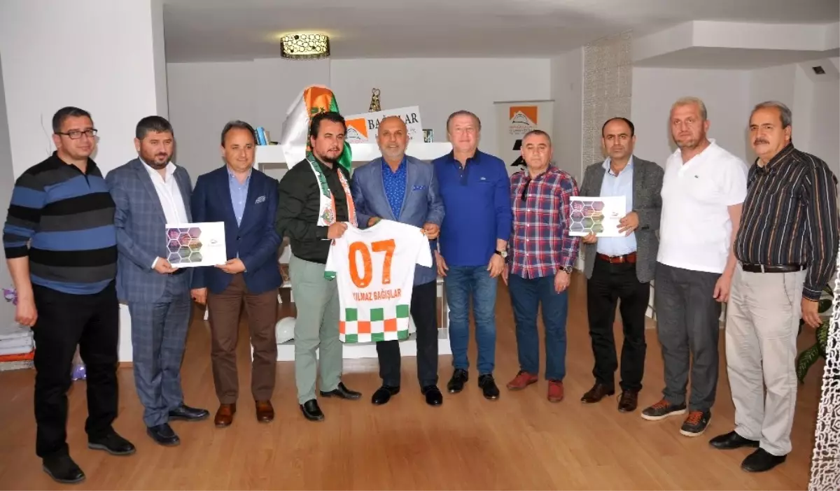 Aytemiz Alanyaspor\'a Daire Hediye Etti