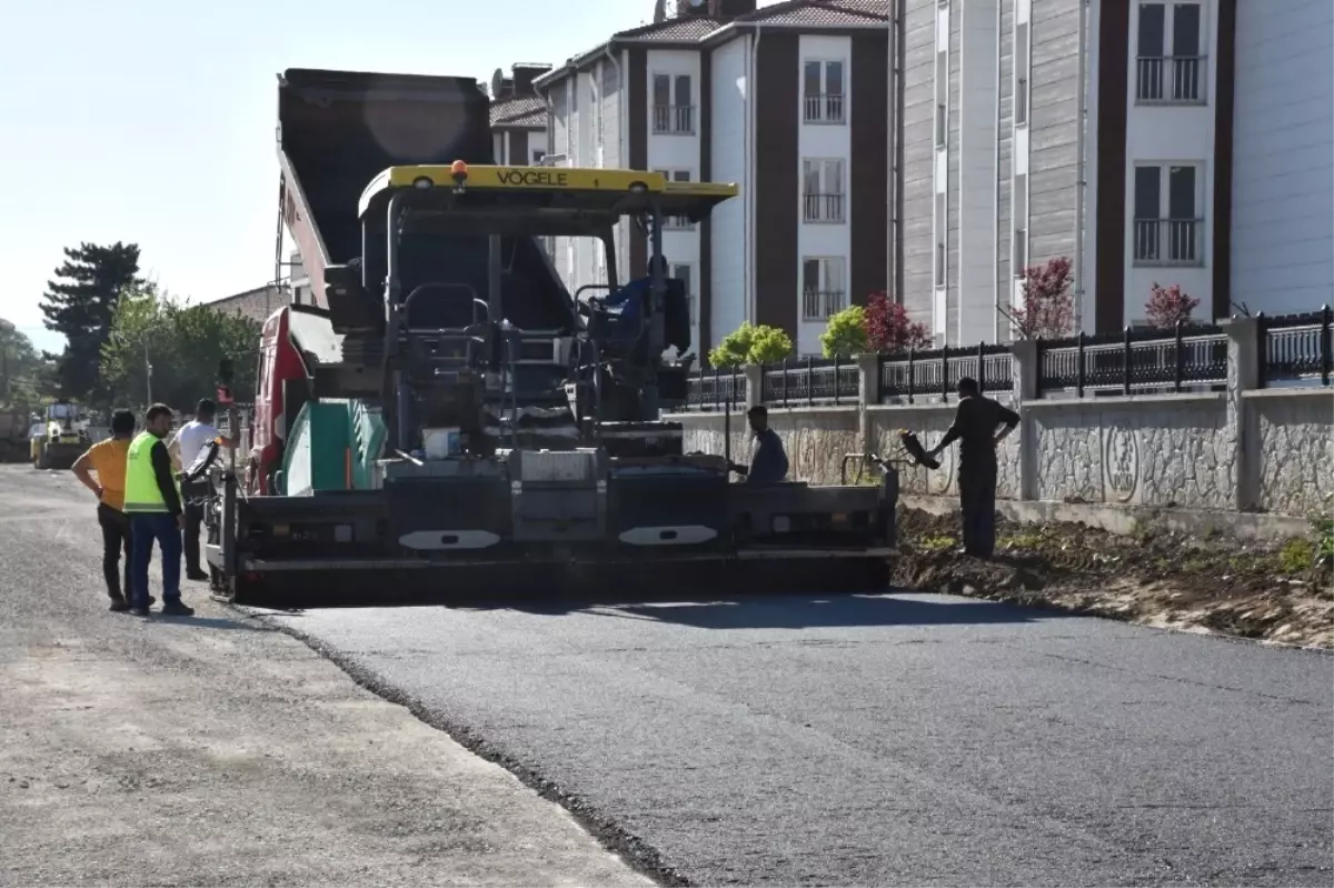 Cemikebir Mahallesindeki Çevre Yolları Asfaltlanıyor