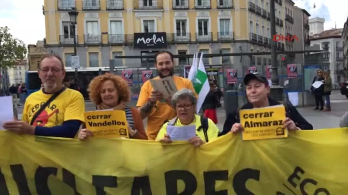 Çernobil\'in Yıldönümünde Nükleere Şarkılı Protesto