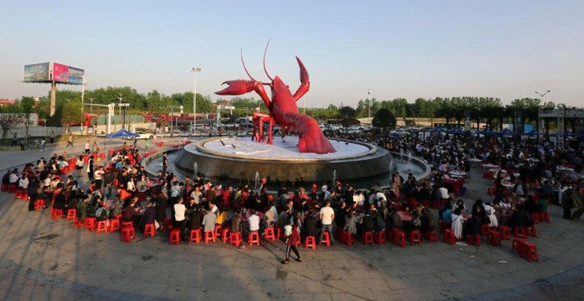 Çin\'de Istakoz Festivali Düzenlendi