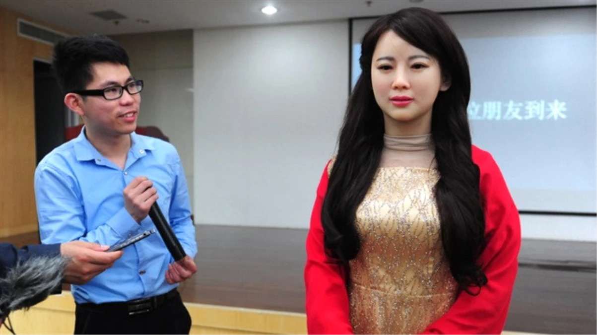 Çin\'de Jia Jia Adlı Robot, İlk İngilizce Röportajını Gerçekleştirdi