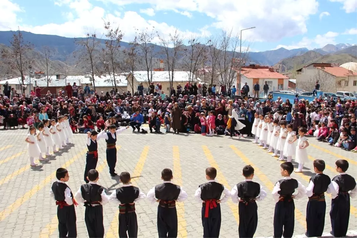 Çocuk Bayramını Gecikmeli Kutladılar