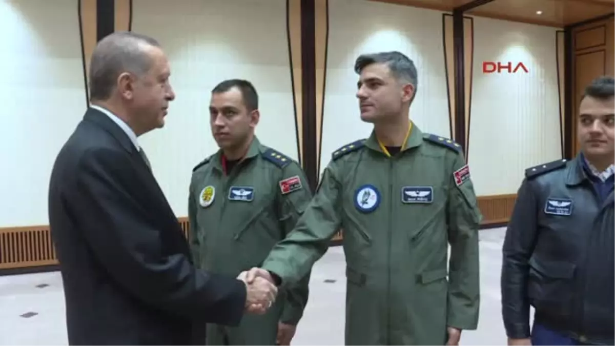 Cumhurbaşkanı Erdoğan, Beştepe\'de Pilotları Kabul Etti