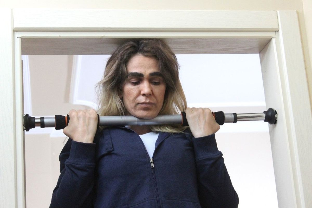 Eşinden Boşanan Survivor Nagihan \'Evde Kalmış\' Kızı Oynuyor