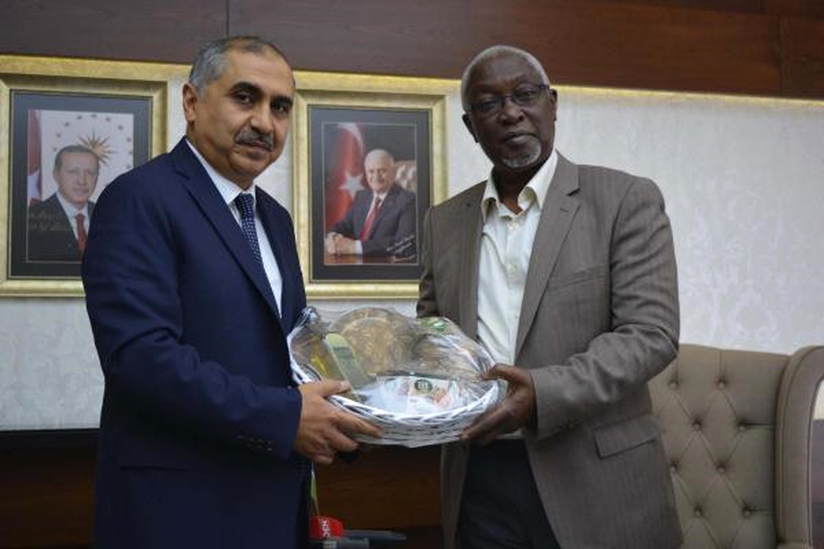 Gambiya Tarım Bakanı Aydın Valisi Koçak\'a Ziyaret