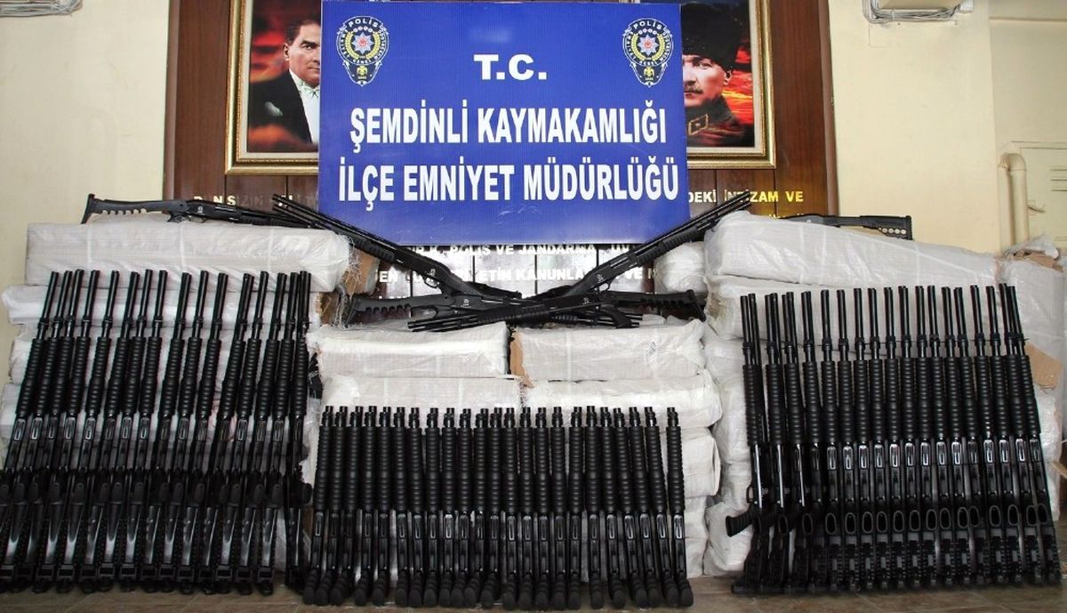 Hakkari\'de 560 Adet Av Tüfeği Ele Geçirildi