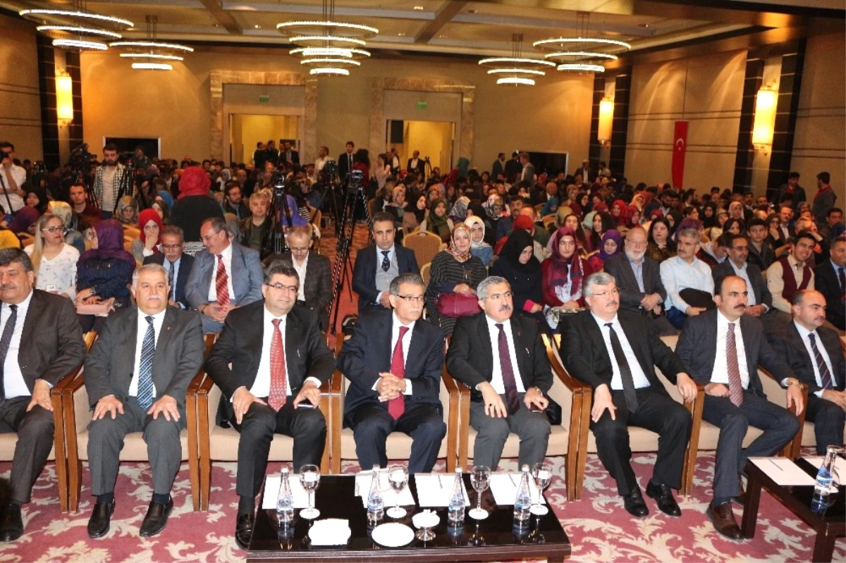 Konya\'da Anadolu Mektebi Yazar Okumaları Projesi Paneli Başladı