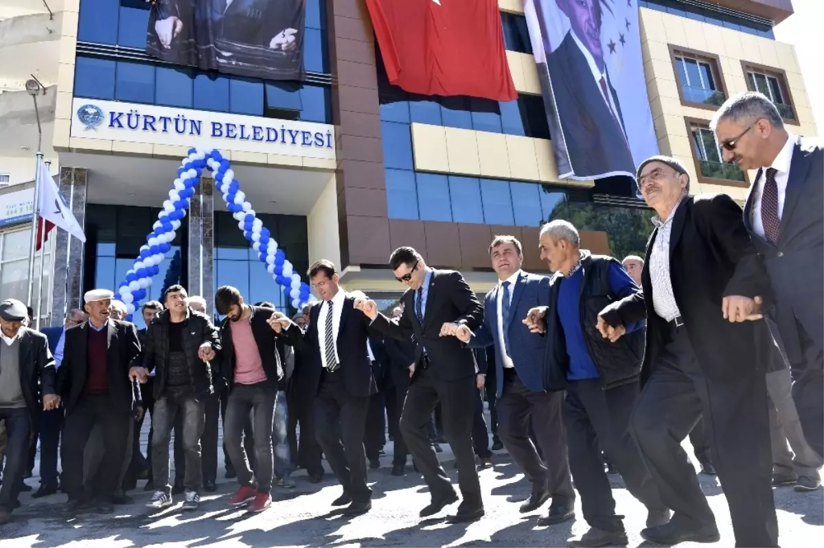 Kürtün Belediye Hizmet Binası Törenle Açıldı