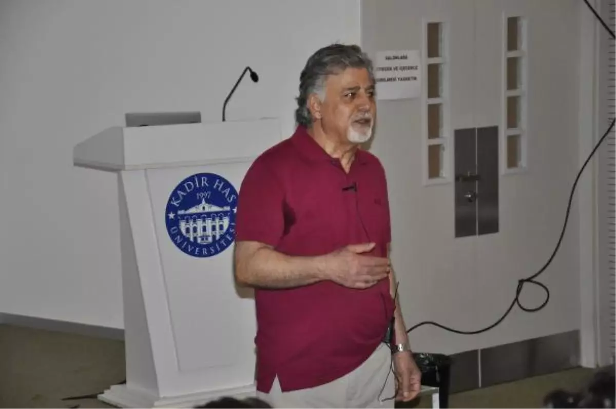 Prof. Dr. Kemal Yelekçi\'den Aşkın Kimyası Semineri