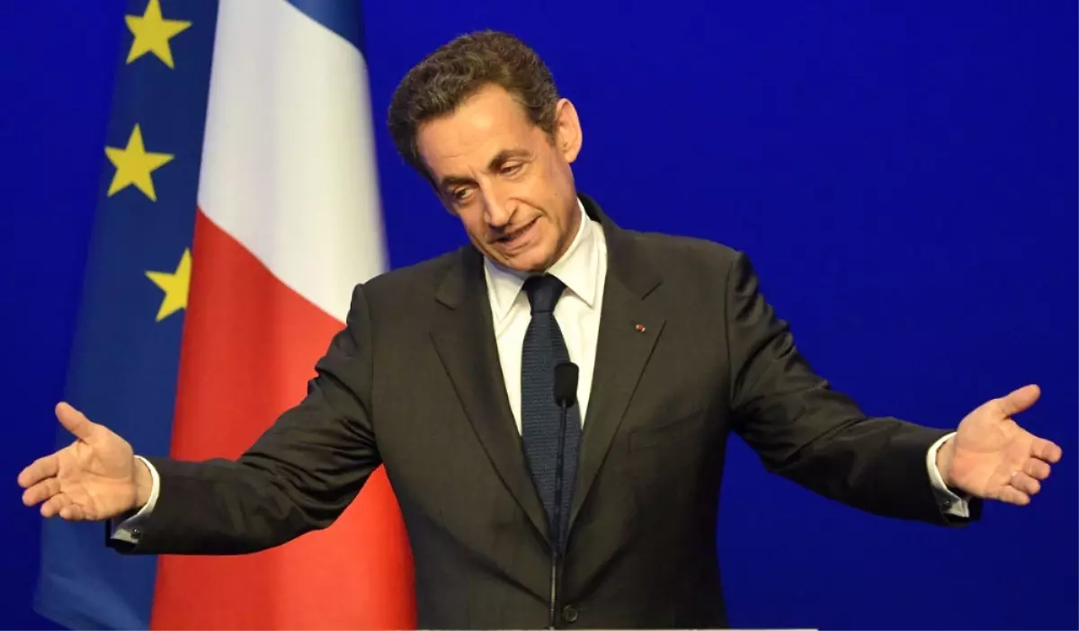 Sarkozy Macron\'a Oy Verecek