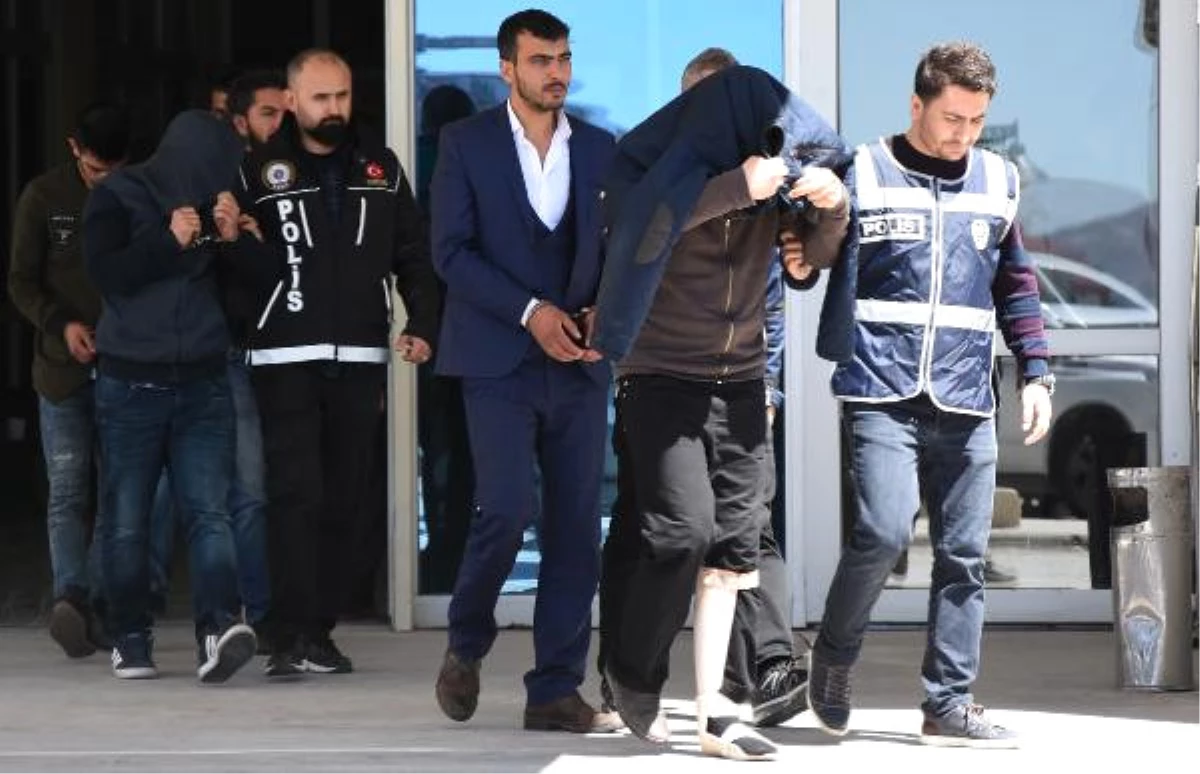 Sivas\'ta Bonzaiden Ölümün Ardından Uyuşturucudan 3 Tutuklama