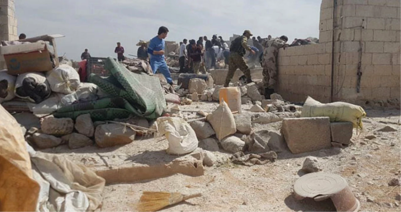 Suriye Jetleri İdlib\'de Sığınmacı Kampını Bombaladı