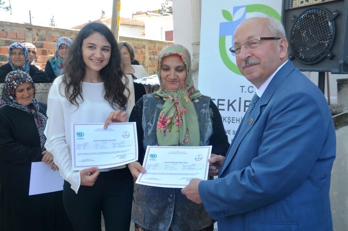 Temek \'Elde Kurdele İşi Kursu Yıl Sonu Kapanış Sergisi\'