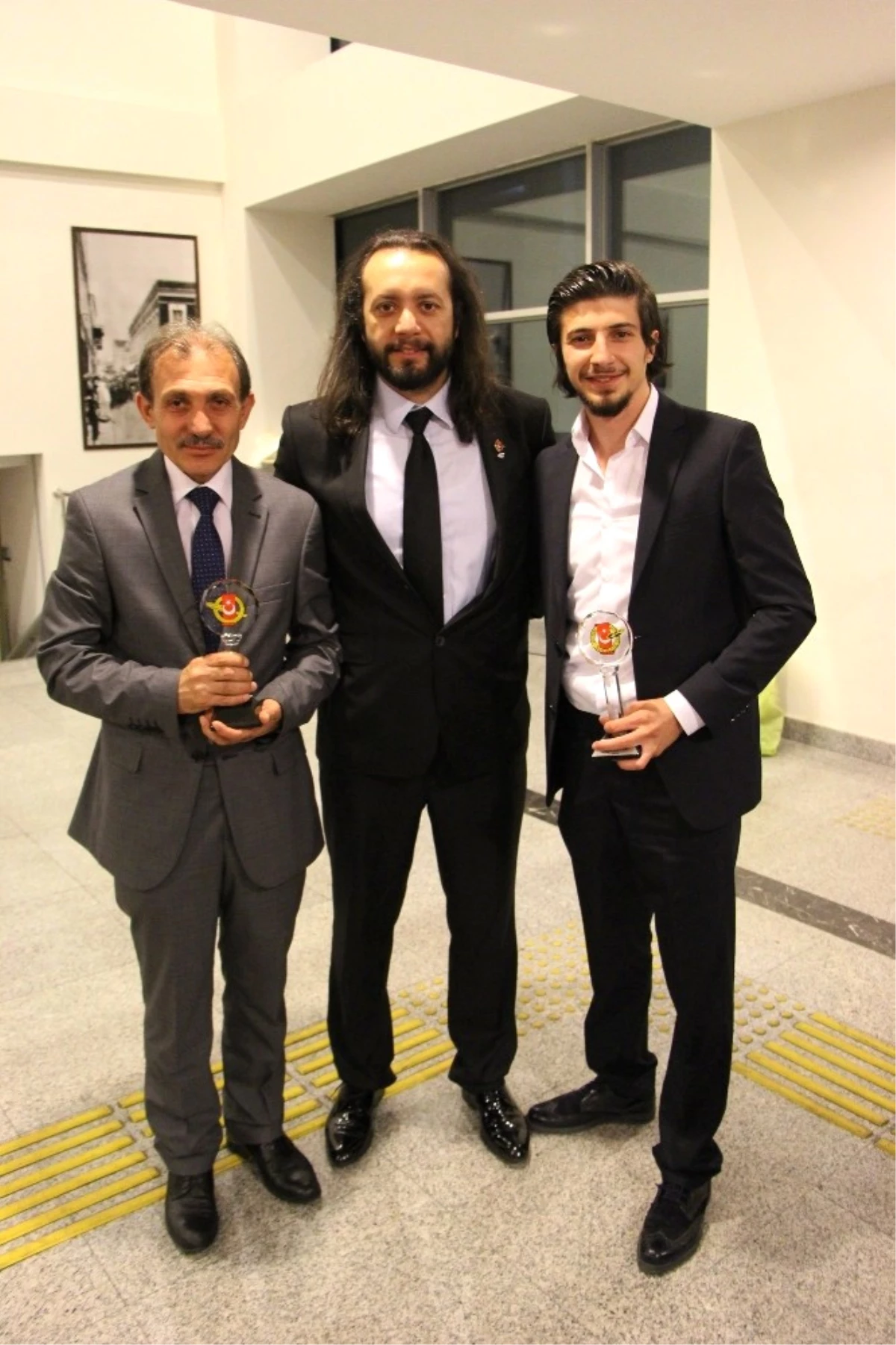 Trabzon Gazeteciler Cemiyeti\'nden İha\'ya 2 Ödül