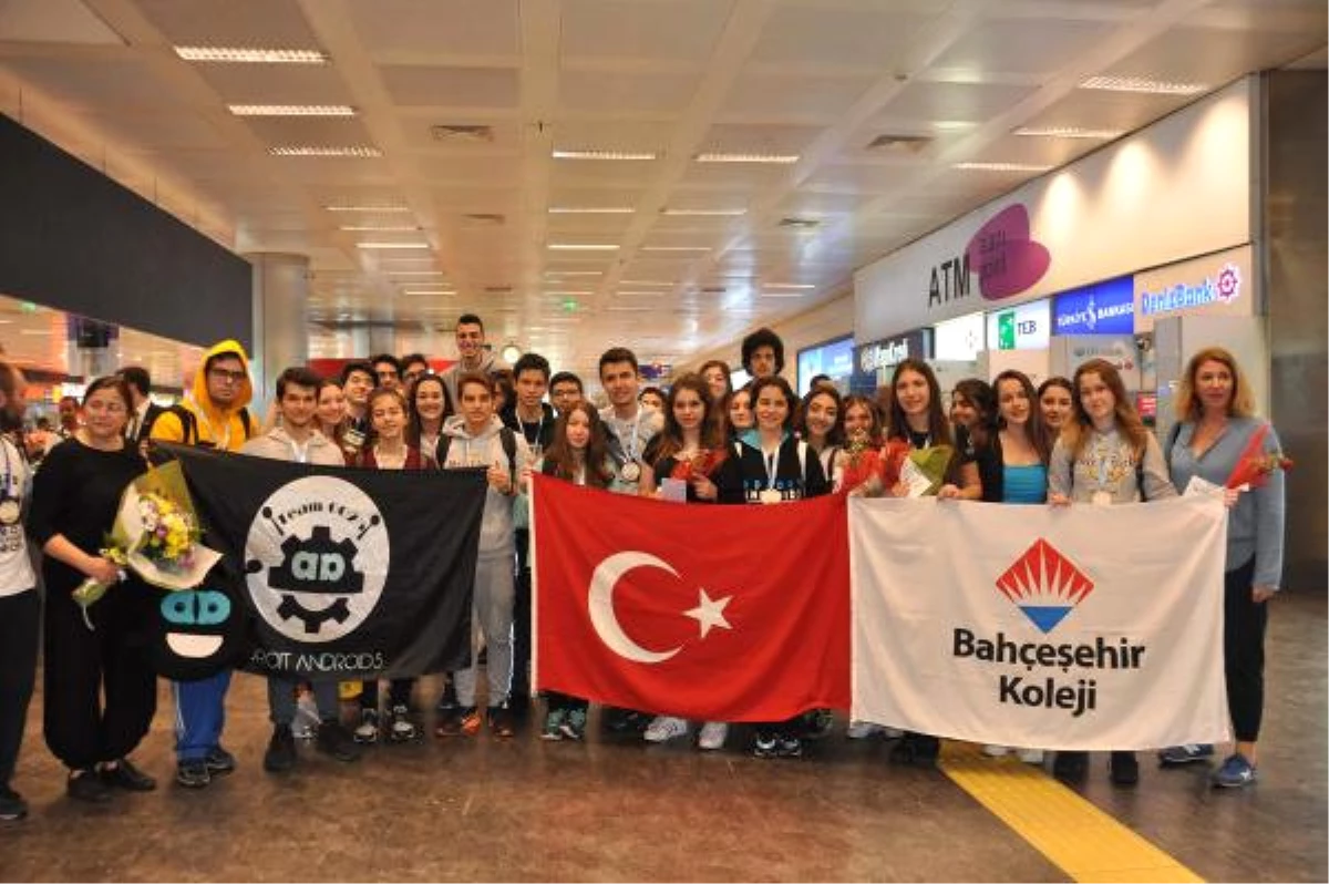Türk Öğrencilerin Robot Başarısı