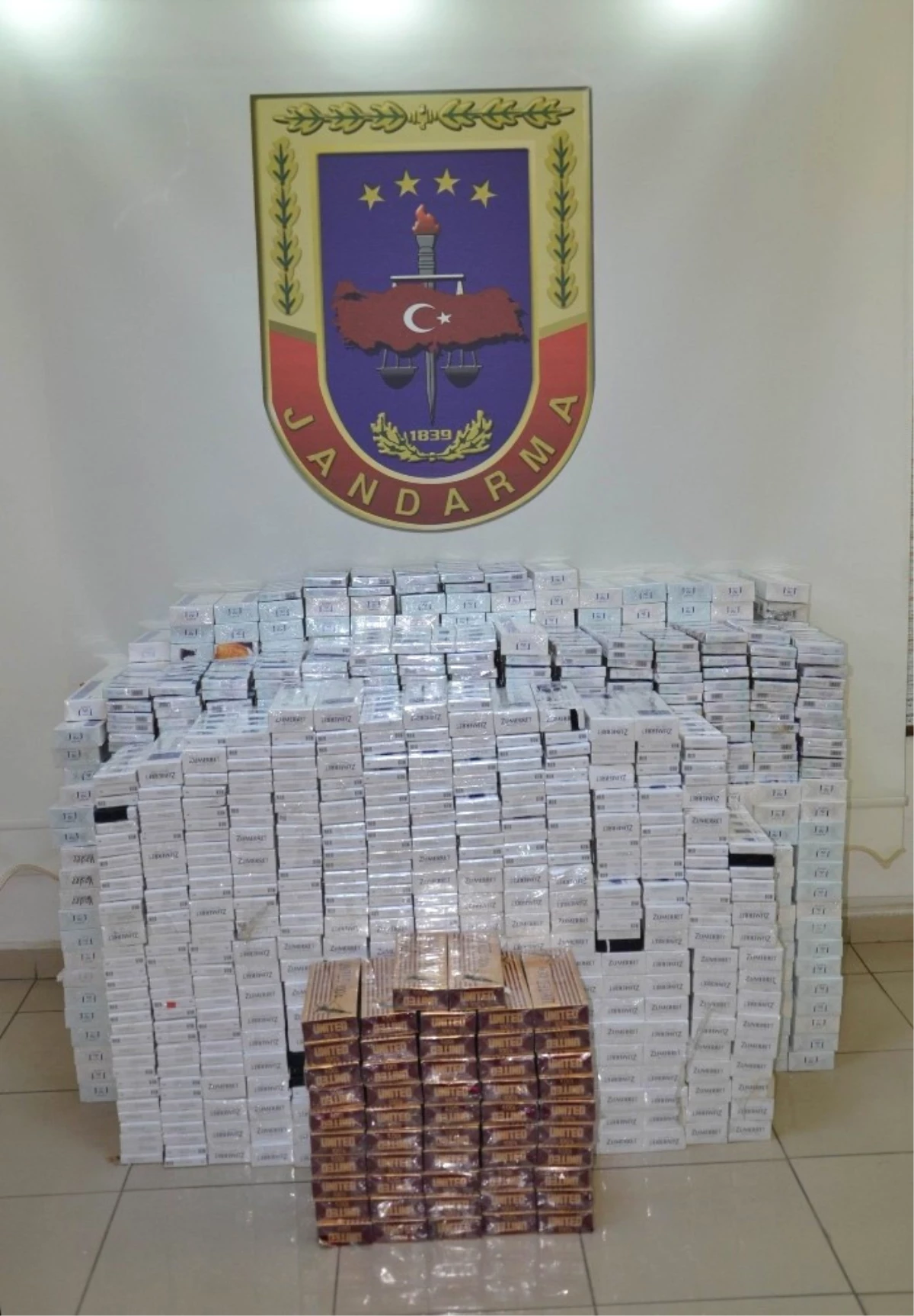 Türkoğlu\'nda 49 Bin Paket Kaçak Sigara Ele Geçirildi
