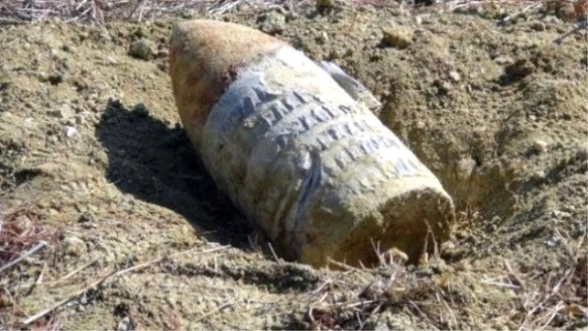 Yayladağı\'nda Karakolun Yakınına Top Mermisi Düştü
