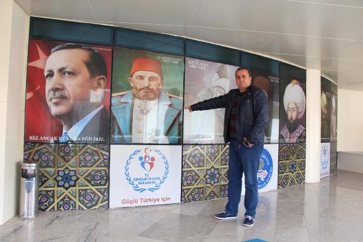 Yurtta \'Atatürk Fotoğrafı\' Tartışması