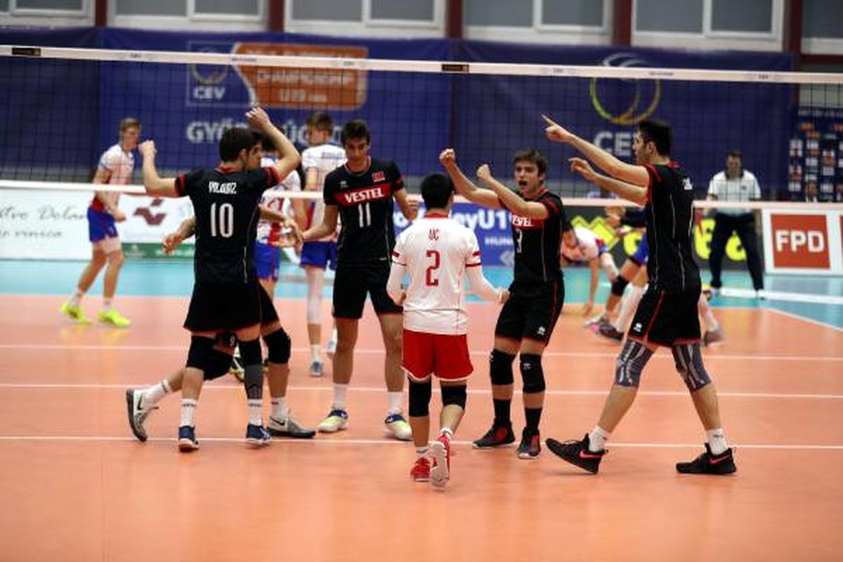 19 Yaş Altı Erkek Voleybol Milli Takımı Grup Lideri Olarak Yarı Finalde