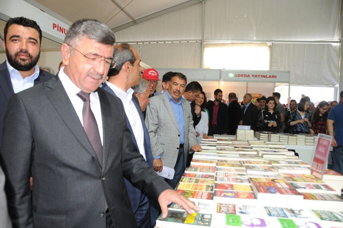 Başkan Akdoğan\'dan "Kitap Fuarı\'na" Davet
