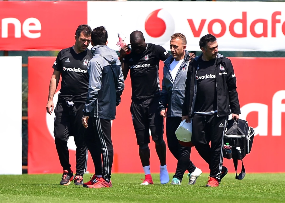 Beşiktaş\'a Kötü Haber: Aboubakar Sakatlandı